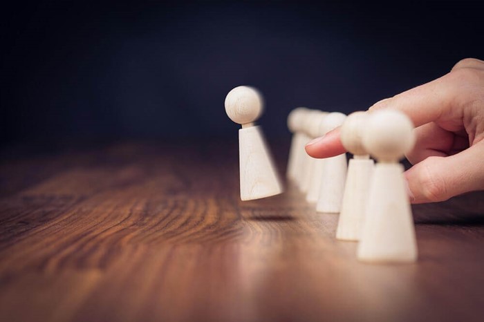 pawn chess piece falls